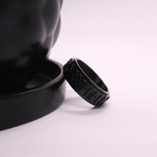 Anxiety Ring (Noors) Zwart Sfeerbeeld